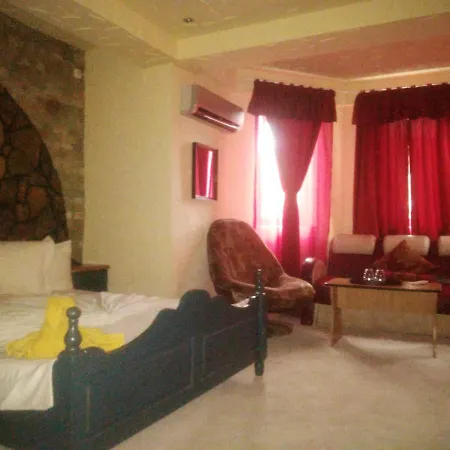 Vila Samaya בית הארחה *